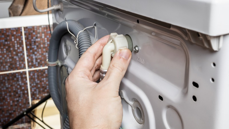 watertoevoer installeren wasmachine